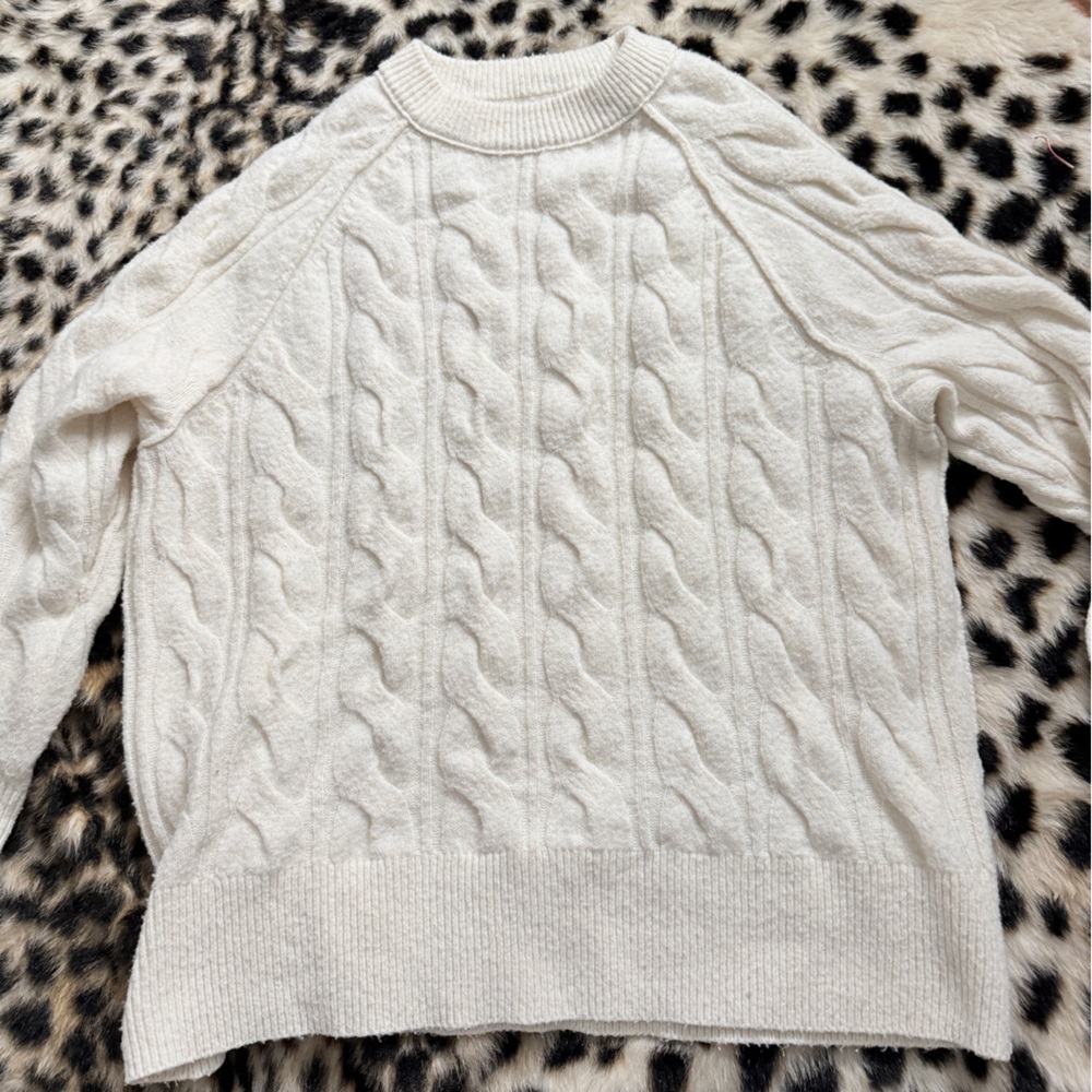 Aerie Ivory Cable Knit Sweater